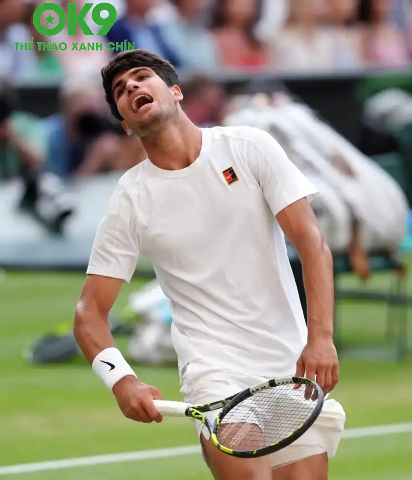 Carlos Alcaraz phải chịu thất bại đầu tiên trong trận chung kết Grand Slam. Carlos Alcaraz phải chịu thất bại đầu tiên trong trận chung kết Grand Slam.